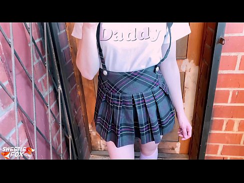 ❤️ A menina da escola chupa profundamente a piça e fode em vez de aulas. ️ Sexo superior em nós