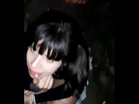 ❤️ Na rua, o pênis inchado em troca de doces ️ Sexo superior em nós